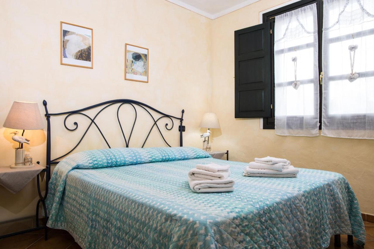 Villa Iris With Pool Baja Sardinia Esterno foto