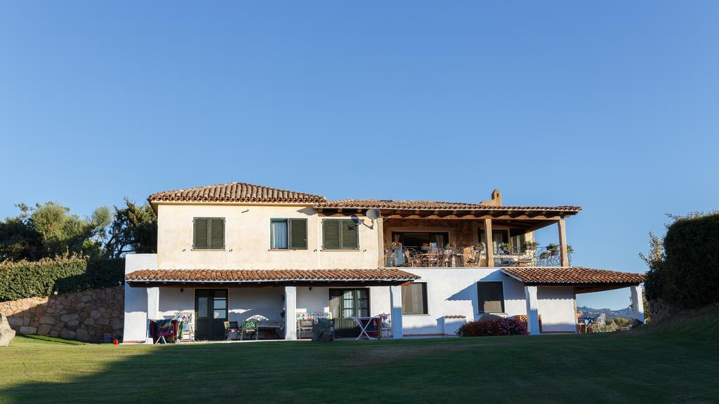 Villa Iris With Pool Baja Sardinia Esterno foto