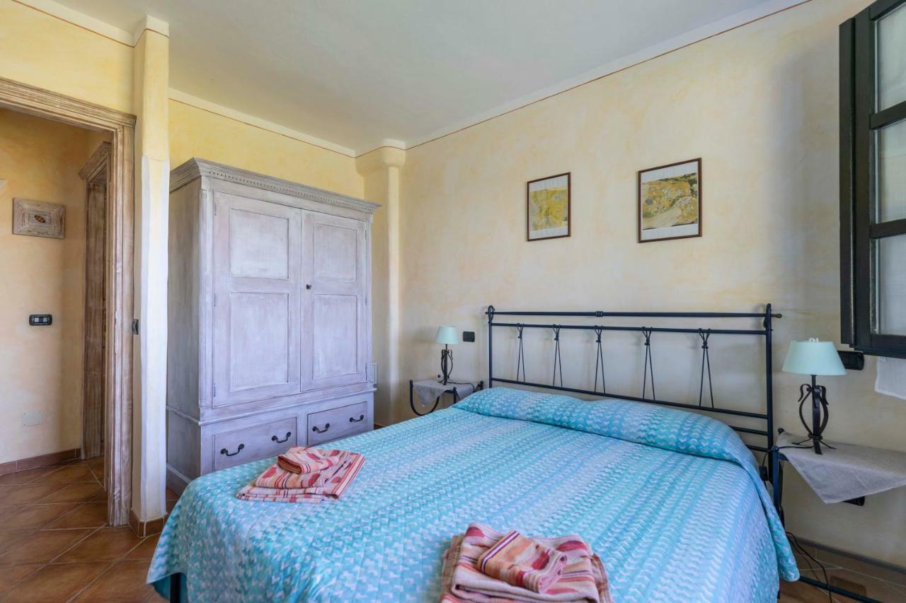 Villa Iris With Pool Baja Sardinia Esterno foto