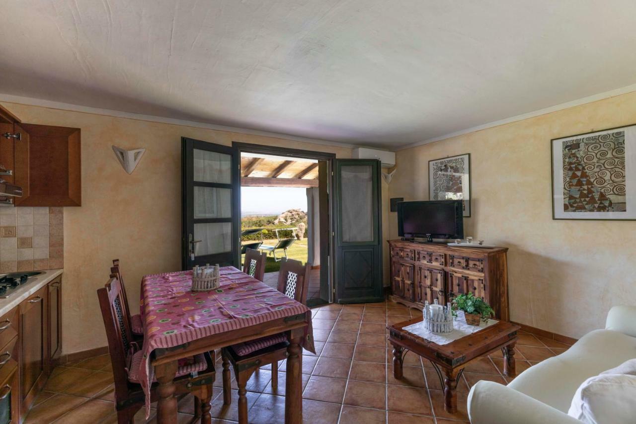 Villa Iris With Pool Baja Sardinia Esterno foto