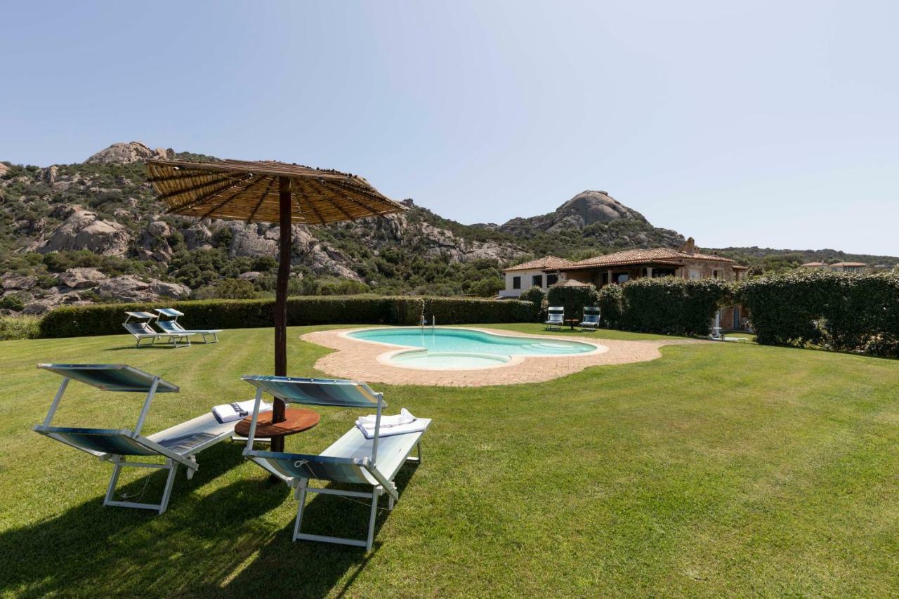 Villa Iris With Pool Baja Sardinia Esterno foto